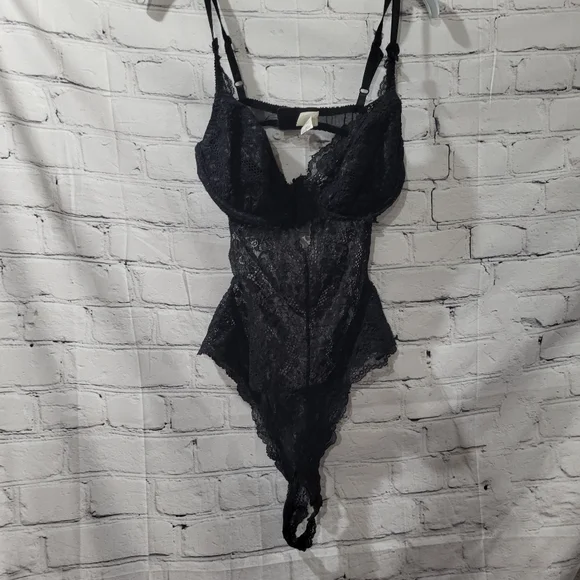 Victoria's Secret Teddy Lingerie 36c black lace - Picture 2 of 7